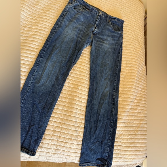 Men's Levi Jeans size 38x32 - Picture 1 of 4